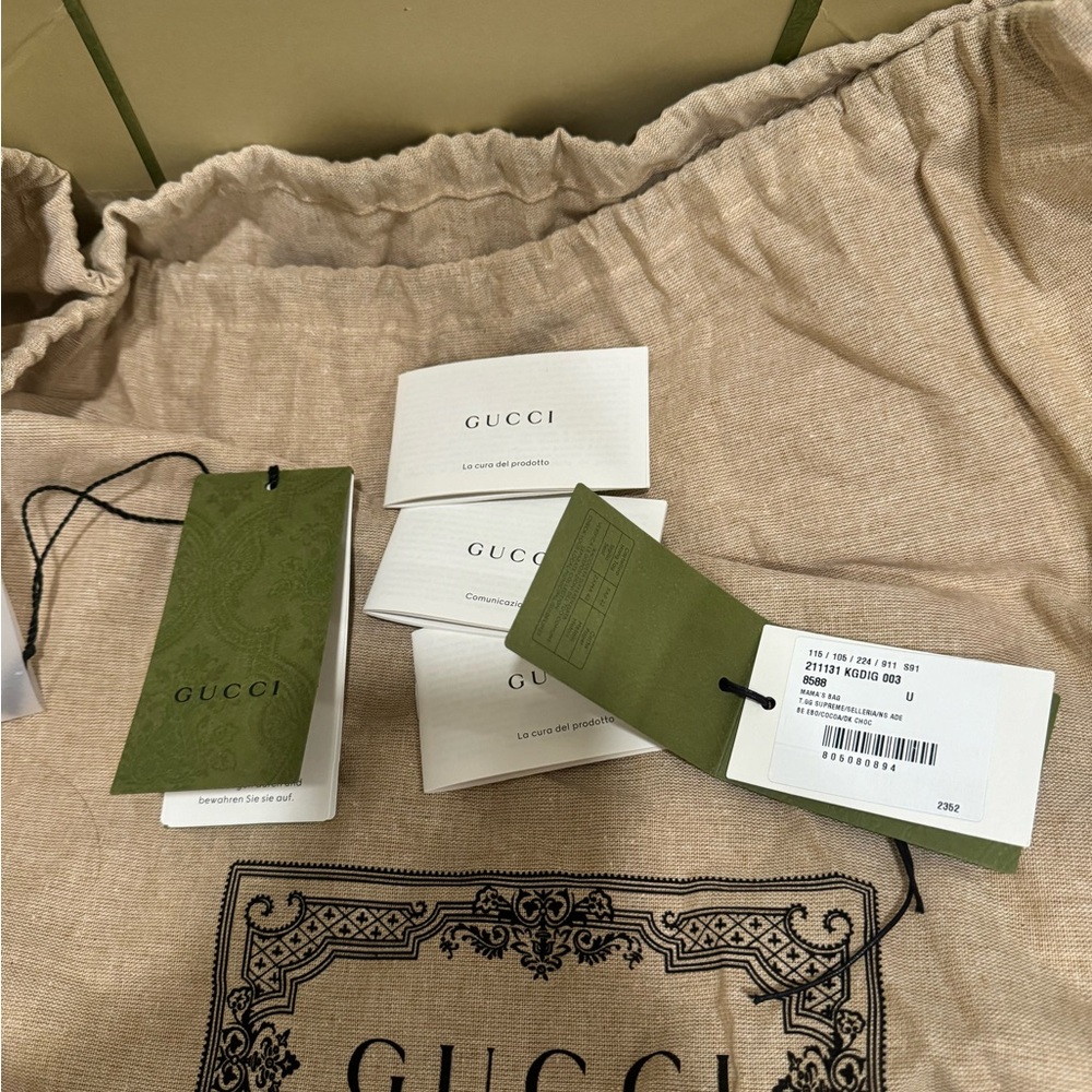 Gucci Cream and Brown Messenger Bag with Iconic Design - Picture 3 of 3